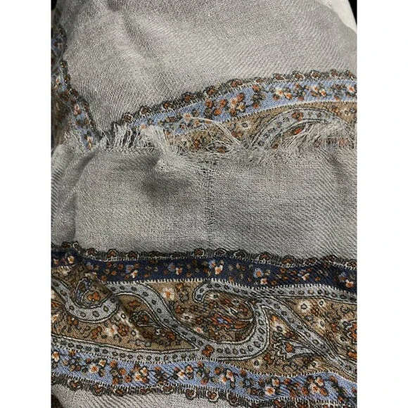 Saint Laurent Women's Gray Geometric Paisley Cashmere Scarf One Size - Picture 3 of 3
